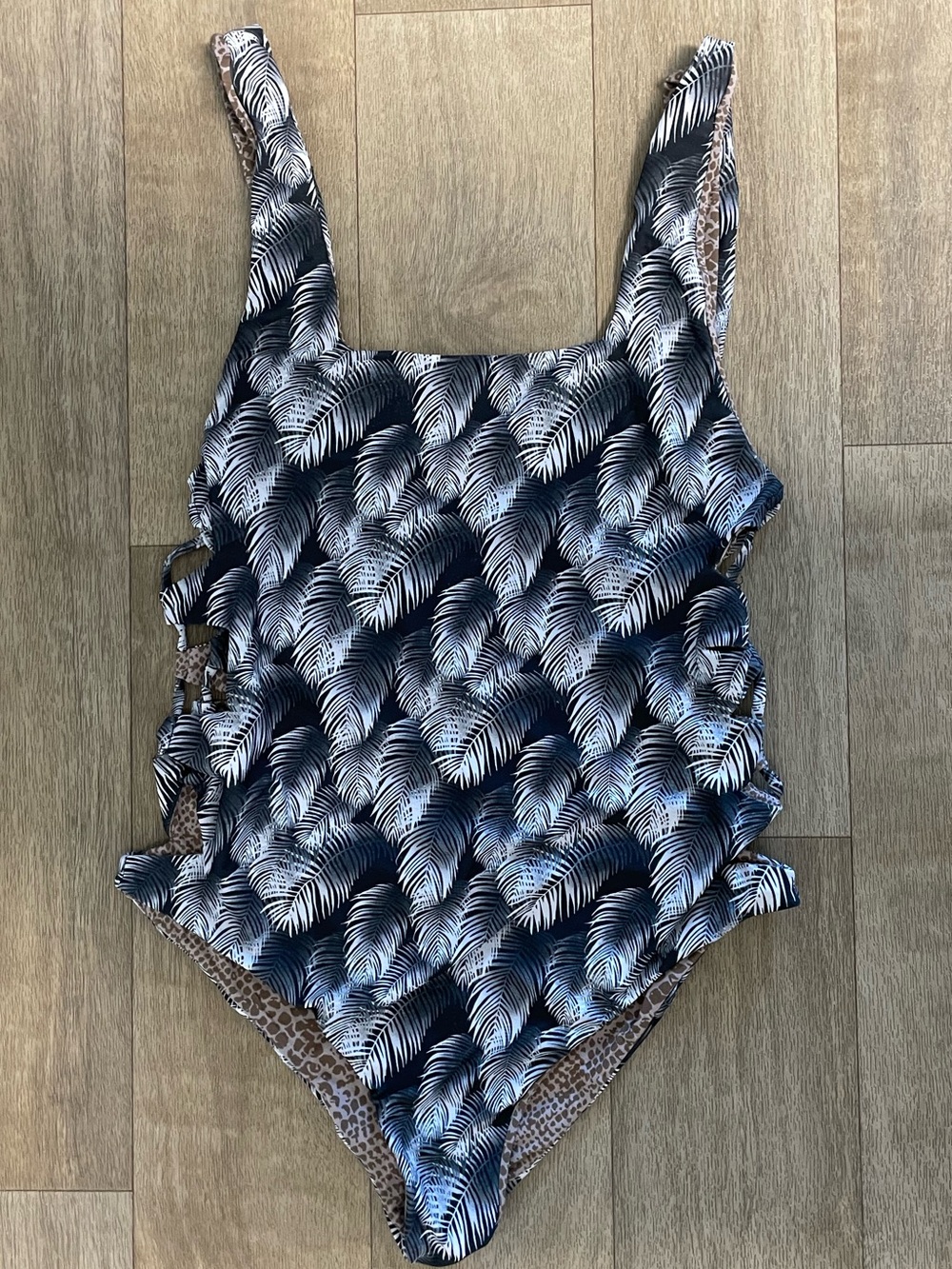 ACACIA SWIM BLACK AND WHITE SUIT
